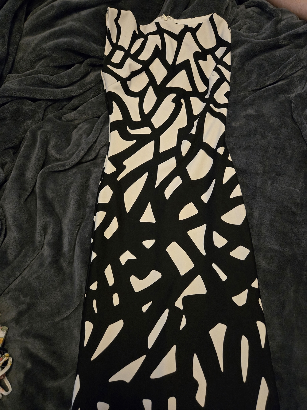 Black and White Abstract Pattern Sleeveless Dress